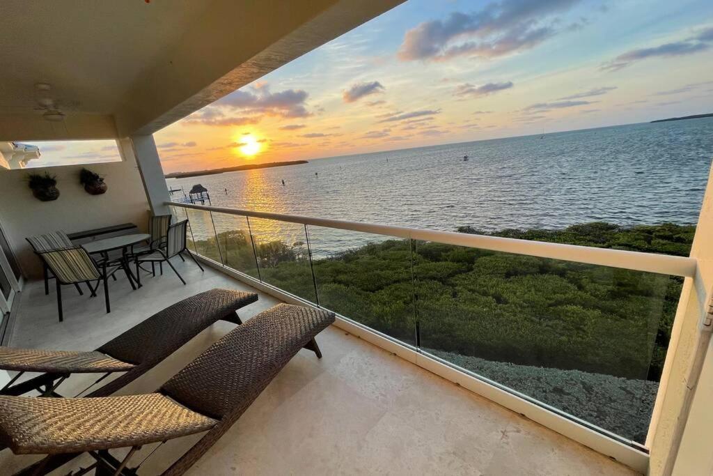 LICENSED Mgr - LUXURY PENTHOUSE SUITE - OFFERS RESORTS BEST PANORAMIC OCEAN VIEWS! Key Largo Exterior foto
