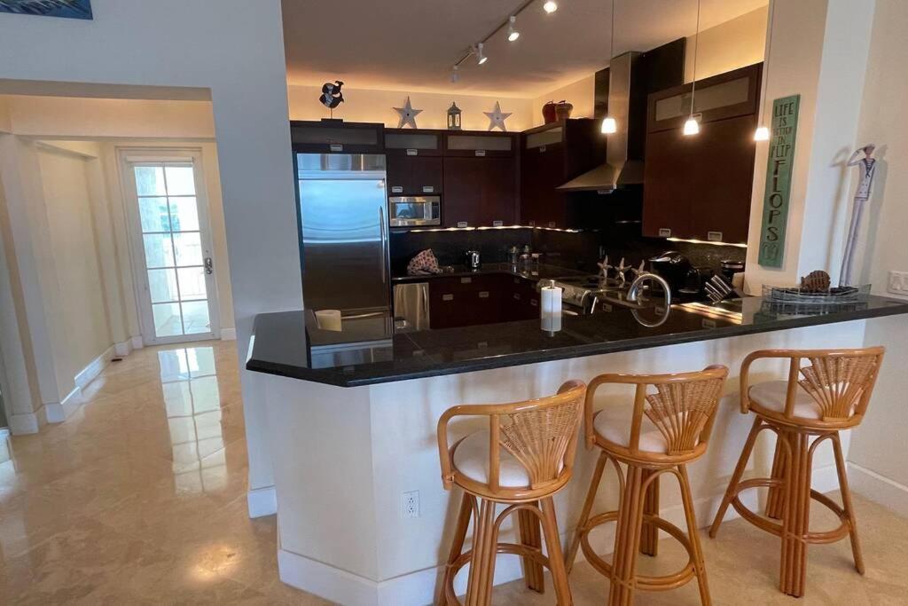 LICENSED Mgr - LUXURY PENTHOUSE SUITE - OFFERS RESORTS BEST PANORAMIC OCEAN VIEWS! Key Largo Exterior foto