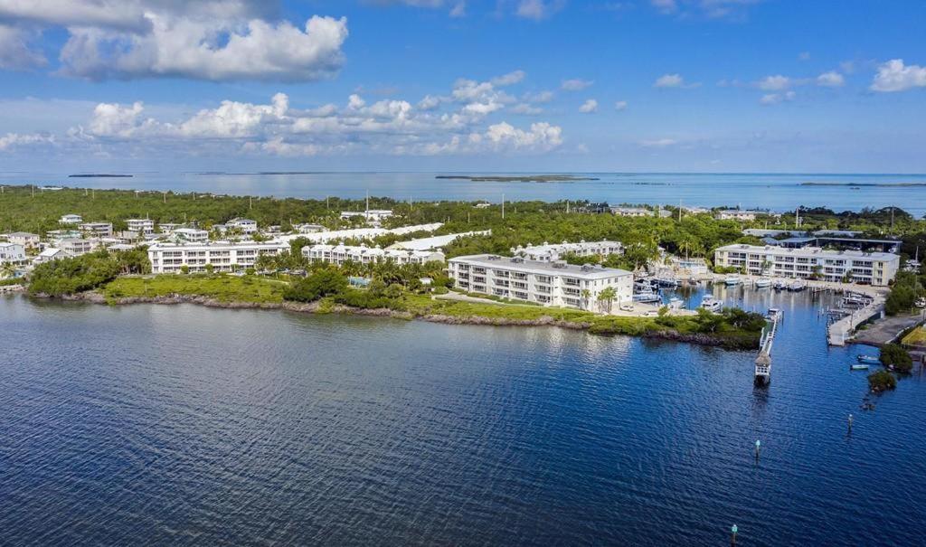 LICENSED Mgr - LUXURY PENTHOUSE SUITE - OFFERS RESORTS BEST PANORAMIC OCEAN VIEWS! Key Largo Exterior foto