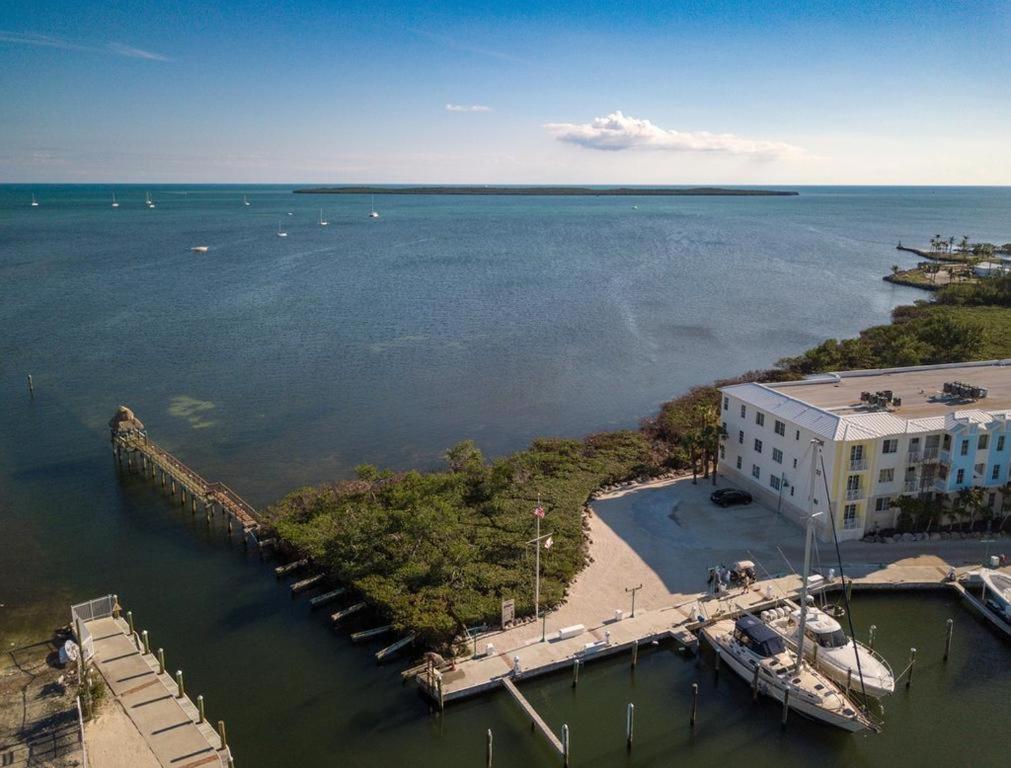 LICENSED Mgr - LUXURY PENTHOUSE SUITE - OFFERS RESORTS BEST PANORAMIC OCEAN VIEWS! Key Largo Exterior foto