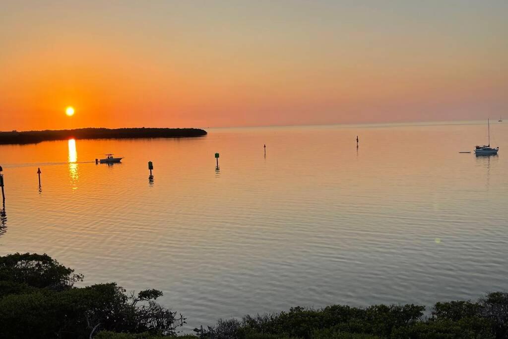 LICENSED Mgr - LUXURY PENTHOUSE SUITE - OFFERS RESORTS BEST PANORAMIC OCEAN VIEWS! Key Largo Exterior foto