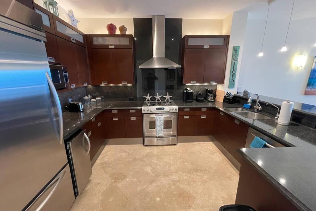 LICENSED Mgr - LUXURY PENTHOUSE SUITE - OFFERS RESORTS BEST PANORAMIC OCEAN VIEWS! Key Largo Exterior foto