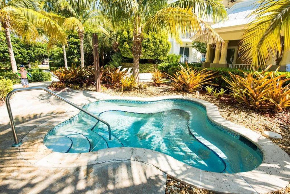 LICENSED Mgr - LUXURY PENTHOUSE SUITE - OFFERS RESORTS BEST PANORAMIC OCEAN VIEWS! Key Largo Exterior foto